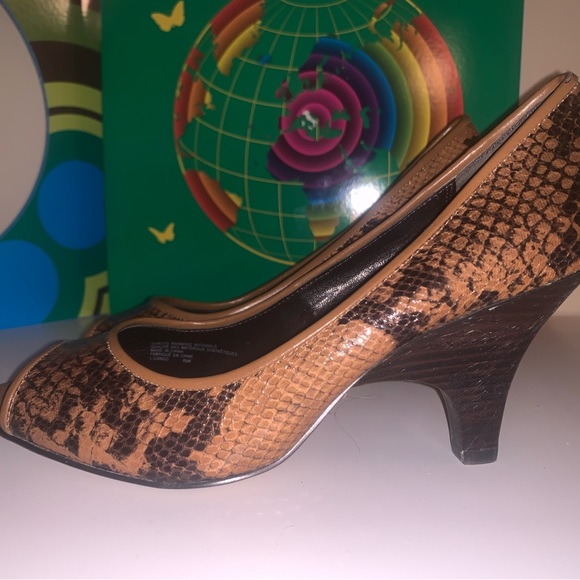 Franco Sarto Heels Size 8 - Picture 6 of 6
